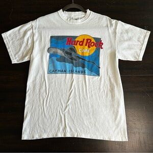 Vintage Hard Rock Cafe Cayman Islands Graphic Tee - White, Red, Blue, Yellow